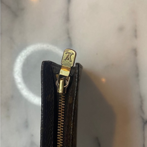 Louis Vuitton 15 Pouch - Picture 6 of 8